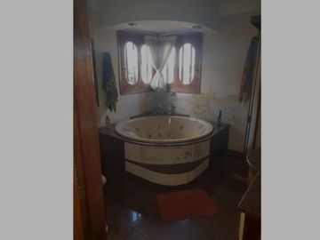 VENDO CHALET 4 AMBIENTES