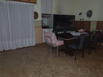VENDO CHALET 4 AMBIENTES