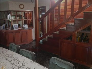 VENDO CHALET 4 AMBIENTES