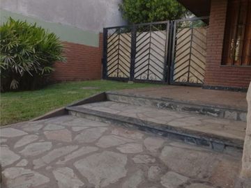 VENDO CHALET 4 AMBIENTES