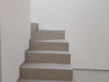 KOSAMBI BARU RUMAH BARU SEMI FURNISHED SIAP HUNI LUAS 90 DIJUAL CEPAT