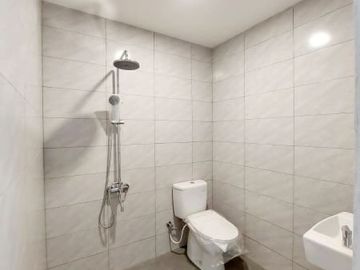 KOSAMBI BARU RUMAH BARU SEMI FURNISHED SIAP HUNI LUAS 90 DIJUAL CEPAT