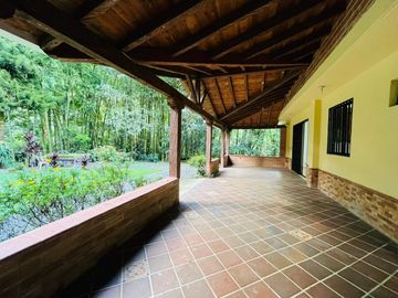 casa en arriendo/venta en el salado. Cod V9433866