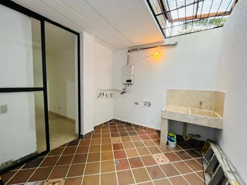 casa en arriendo/venta en el salado. Cod V9433866
