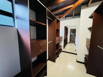 casa en arriendo/venta en el salado. Cod V9433866