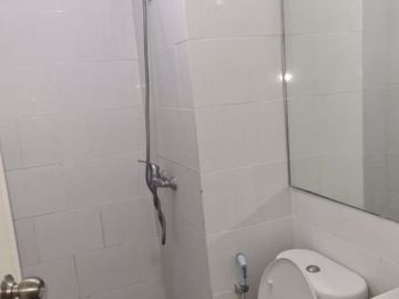 Apartement East Coast Residence Tower Amethys Lantai 7 View pool