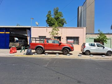 Casa antigua en avenida