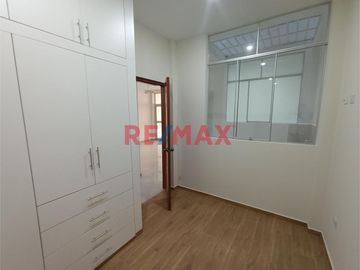 🏡 ¡Departamento exclusivo en venta en Los Sauces, Pimentel! 🏖️

✨ Área total y techada: 120.50 m²
📍 Ubicado en la exclusiva Urbanización Los Sauces