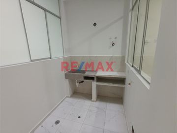 🏡 ¡Departamento exclusivo en venta en Los Sauces, Pimentel! 🏖️

✨ Área total y techada: 120.50 m²
📍 Ubicado en la exclusiva Urbanización Los Sauces