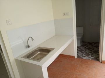 DIJUAL RUMAH DEKAT BANDARA TEPI JALAN UTAMA