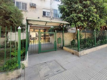 VENTA - PARQUE LEZAMA - 3/4 AMBIENTES