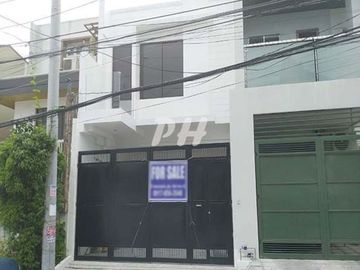 Modern House And Lot For sale in Tandang Sora Q.C near Mindanao Avenue PH1124