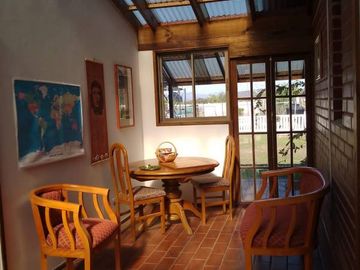 LOS LAURELES