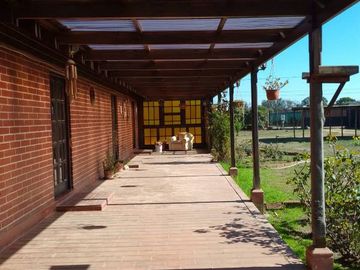 LOS LAURELES