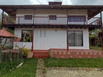 casa en venta en borrero ayerbe. Cod V15186