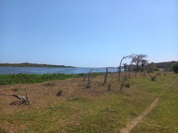Venta terrenos EN OFERTA frente a laBocana del Río de  La Antigua