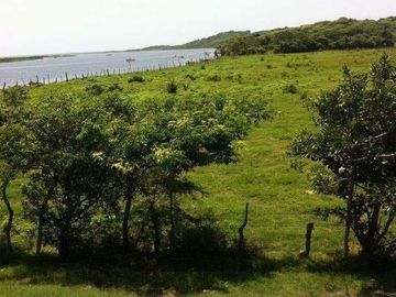 Venta terrenos EN OFERTA frente a laBocana del Río de  La Antigua