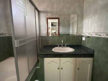 casa en venta en cinco soles. Cod V17149