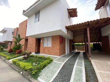 casa en venta en cinco soles. Cod V17149