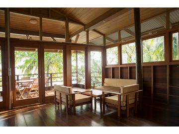 SEA Confiable Vende Resort en Bocas del Toro