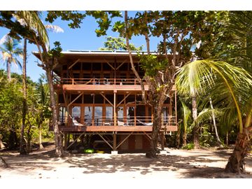 SEA Confiable Vende Resort en Bocas del Toro