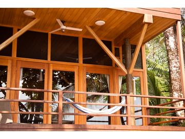 SEA Confiable Vende Resort en Bocas del Toro
