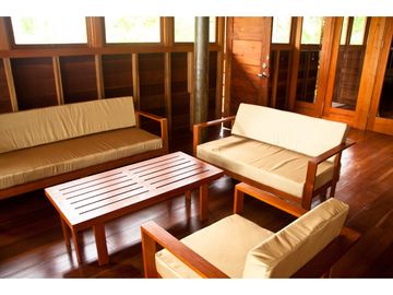 SEA Confiable Vende Resort en Bocas del Toro