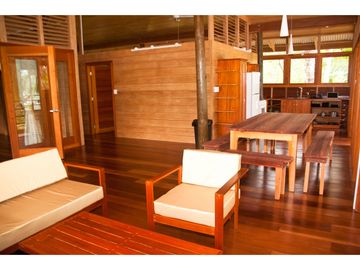SEA Confiable Vende Resort en Bocas del Toro