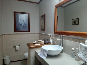 VENTA DE CASA AMPLIA EN BOSQUES DE ANGELÓPOLIS. PUEBLA.