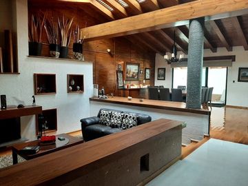 VENTA DE CASA AMPLIA EN BOSQUES DE ANGELÓPOLIS. PUEBLA.