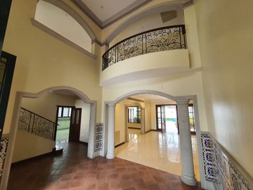 EN VENTA CASA URBANIZACION RÍO GRANDE  KM.1.5 - SAMBORONDON