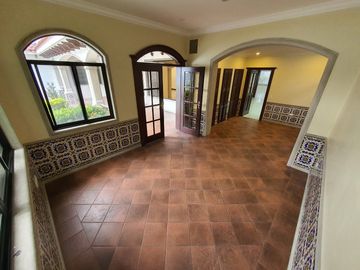 EN VENTA CASA URBANIZACION RÍO GRANDE  KM.1.5 - SAMBORONDON