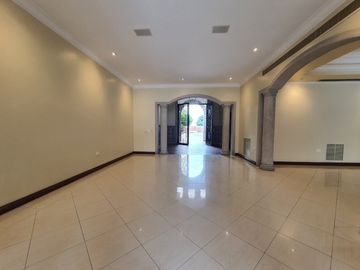 EN VENTA CASA URBANIZACION RÍO GRANDE  KM.1.5 - SAMBORONDON