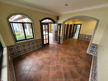 EN VENTA CASA URBANIZACION RÍO GRANDE  KM.1.5 - SAMBORONDON