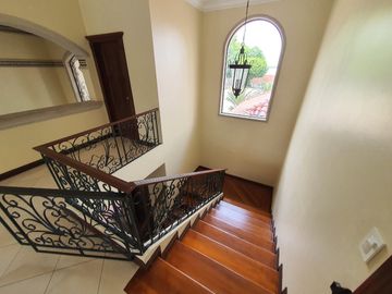 EN VENTA CASA URBANIZACION RÍO GRANDE  KM.1.5 - SAMBORONDON