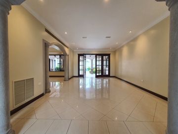 EN VENTA CASA URBANIZACION RÍO GRANDE  KM.1.5 - SAMBORONDON