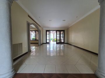 EN VENTA CASA URBANIZACION RÍO GRANDE  KM.1.5 - SAMBORONDON
