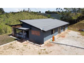Se vende finca independiente en el Carmen, Vereda las garzonas