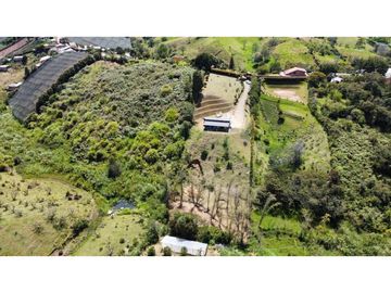 Se vende finca independiente en el Carmen, Vereda las garzonas