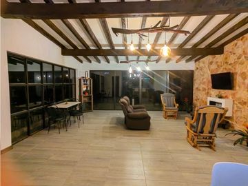Se vende finca independiente en el Carmen, Vereda las garzonas