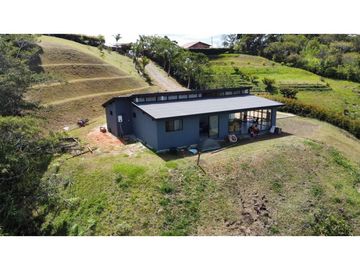 Se vende finca independiente en el Carmen, Vereda las garzonas