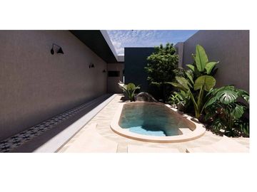 CASA EN VENTA EN EL CENTRO DE MÉRIDA, ZONA SANTIAGO CERCA PASEO DE MONTEJO