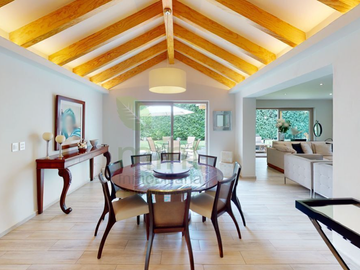 Rancho San Francisco Venta Casa Cobijada por Árboles