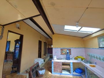 RUMAH SECOND PALING MURAH DENGAN LUAS TANAH 4 ARE DAN DEKAT JALAN UTAMA TABANAN