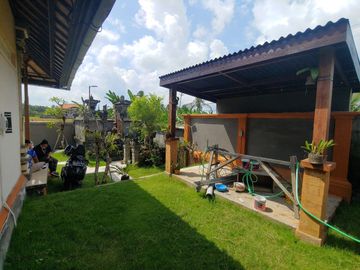 RUMAH SECOND PALING MURAH DENGAN LUAS TANAH 4 ARE DAN DEKAT JALAN UTAMA TABANAN