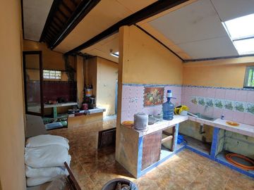 RUMAH SECOND PALING MURAH DENGAN LUAS TANAH 4 ARE DAN DEKAT JALAN UTAMA TABANAN