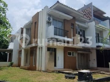 Rumah Hook Siap Huni Di Puri Mansion, Jakarta Barat