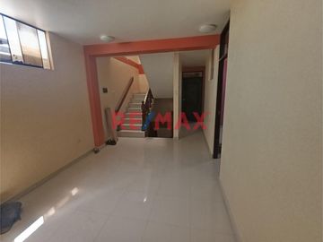 🏡 ¡Tu hogar ideal te espera en Los Cedros de la Pradera, Pimentel! 🌟

📐 Área: 147.36 m²
🏗️ Construcción: 441 m²

Características destacadas:
✅ 9