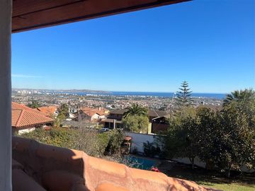 Casa en venta de 8 dorm. en La Serena