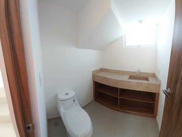 SE VENDE HERMOSA CASA